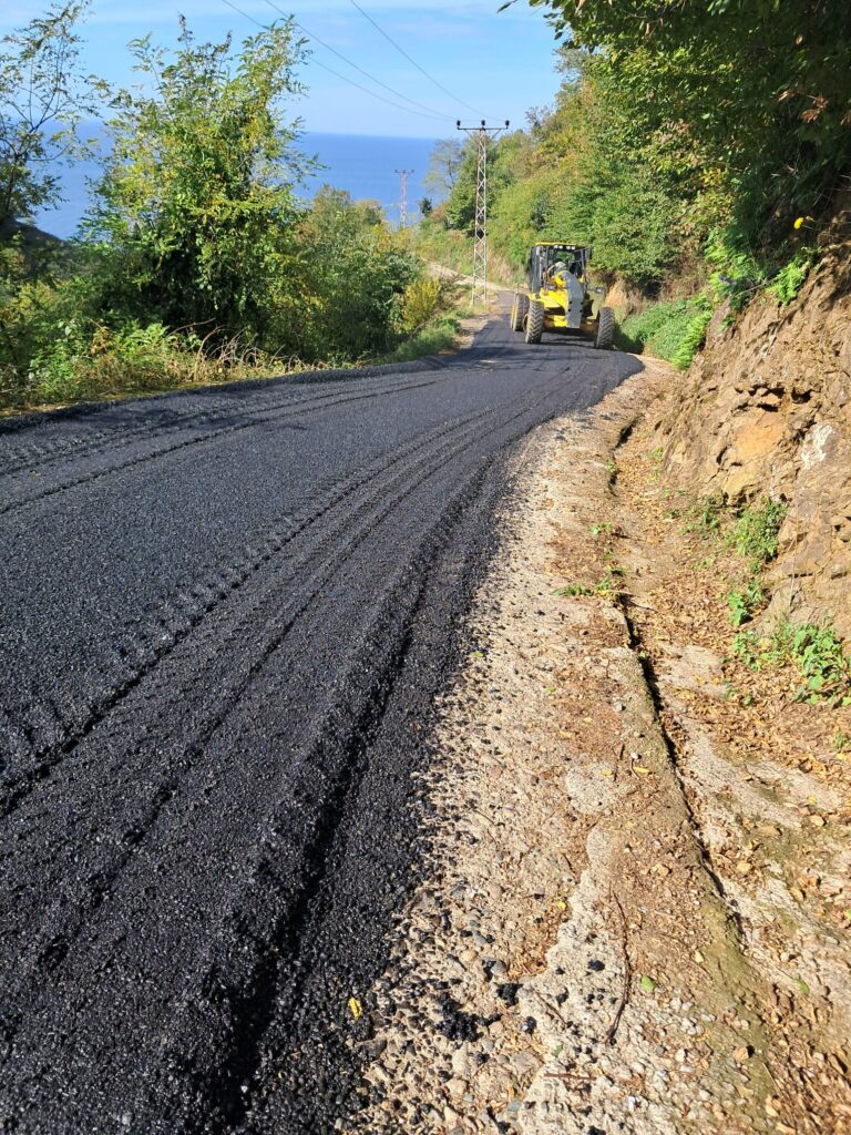 Yollarımız asfaltlanmaya başladı